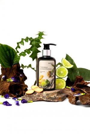 7 Herbal Conditioner (250 ml)