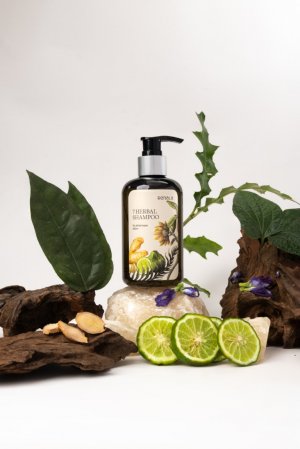 7 Herbs Herbal Shampoo (250 ml)